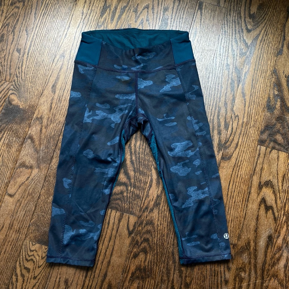 Women's Lululemon Capris 4 Blue